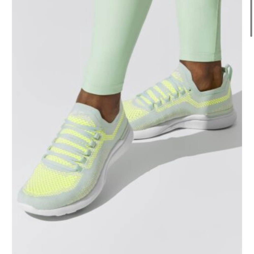 APL Techloom Breeze size 10